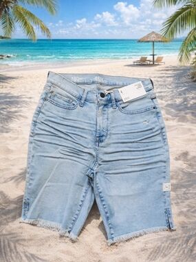 a.n.a Light Wash Denim Bermuda Shorts - High Rise Frayed Hem - NWT size 4
